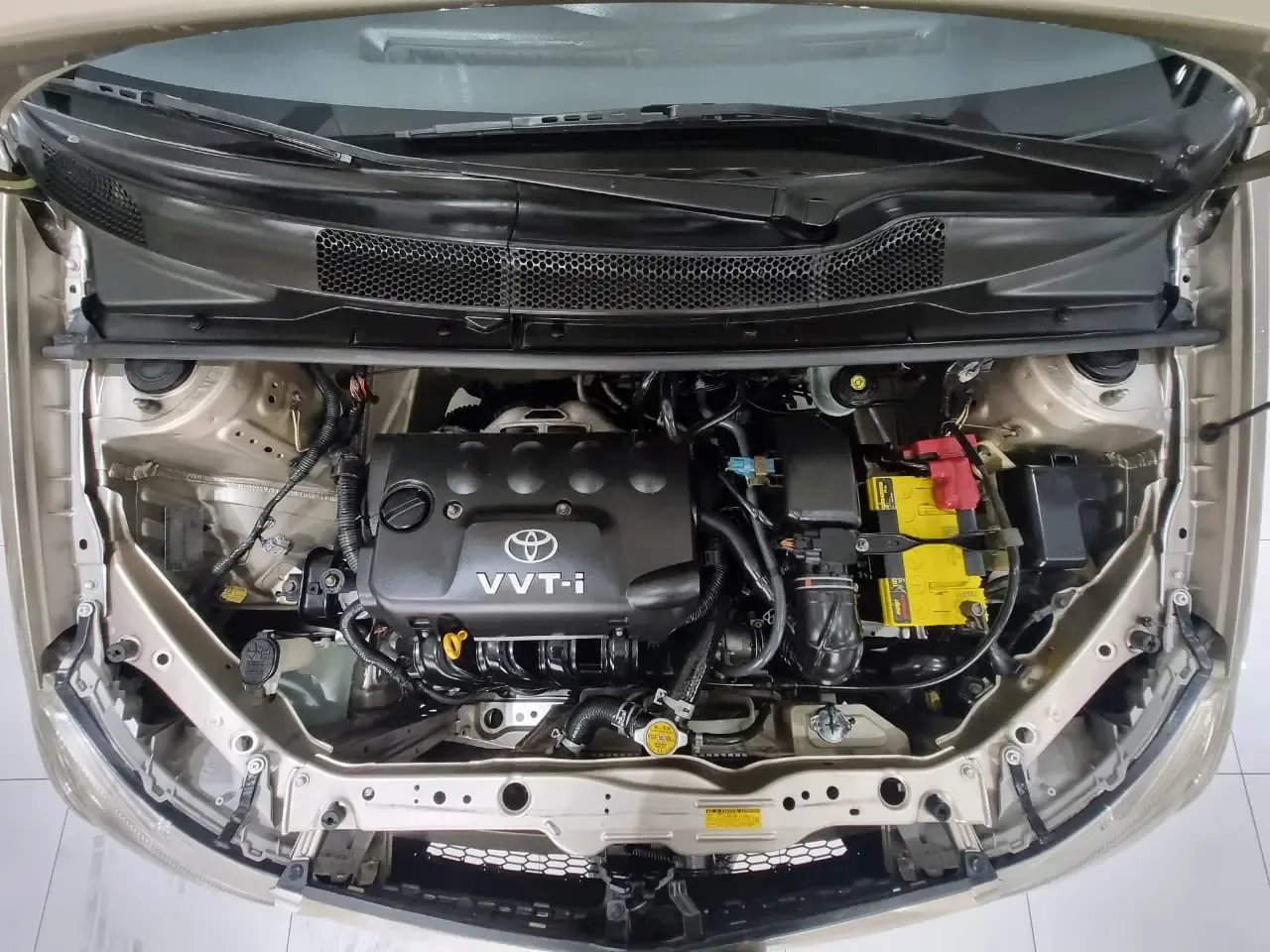 TOYOTA Yaris 1.3 MT