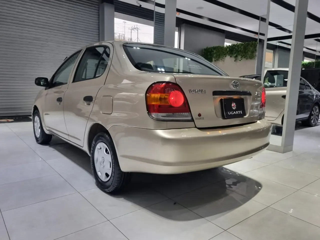 TOYOTA Yaris 1.3 MT
