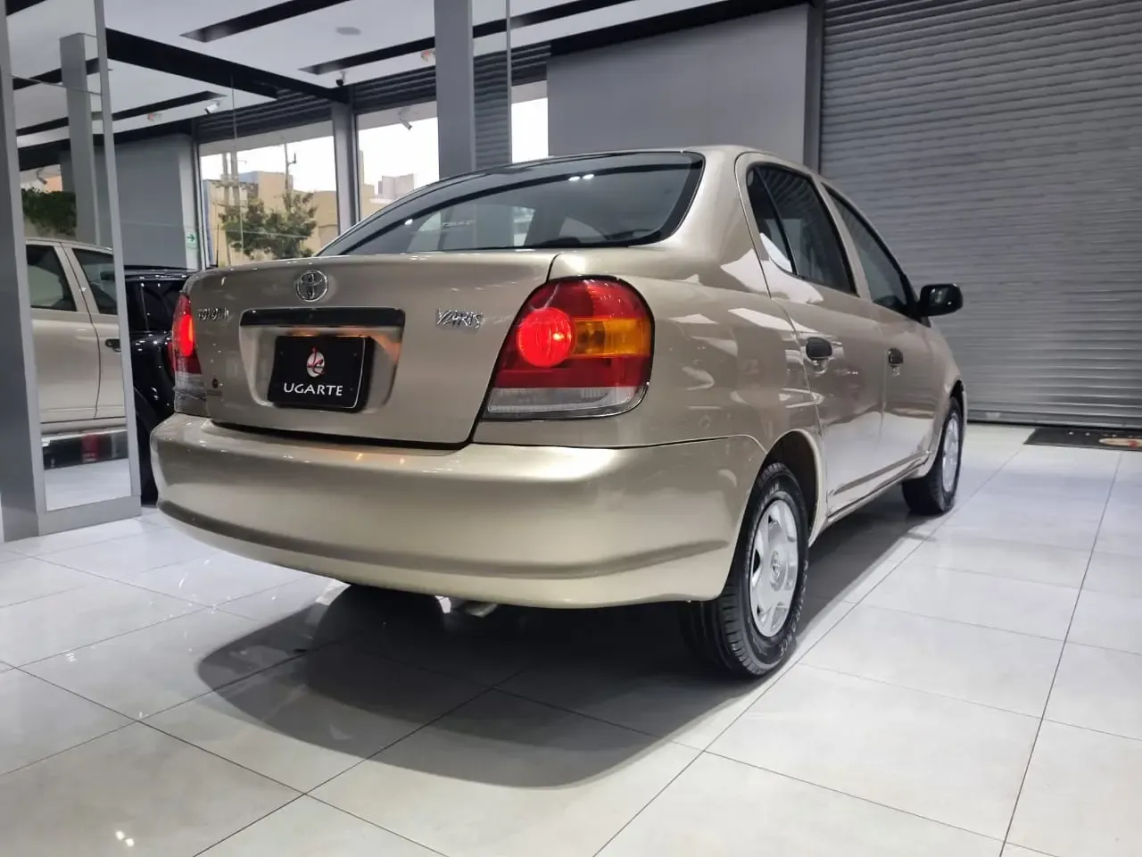 TOYOTA Yaris 1.3 MT