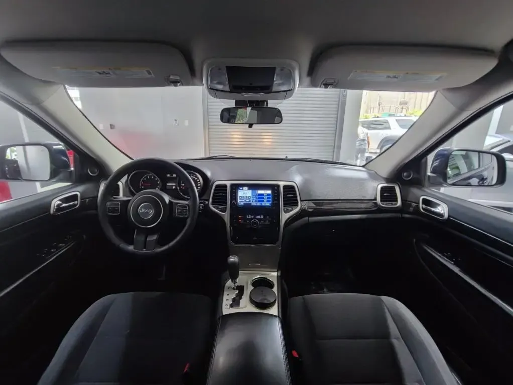 JEEP Grand Cherokee Laredo 4X2