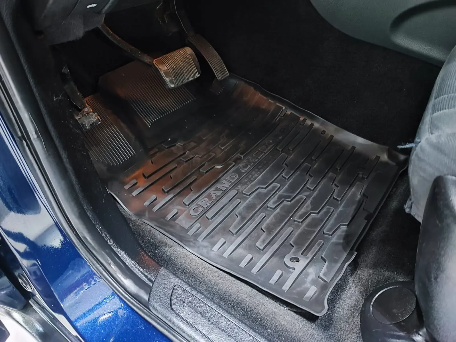 JEEP Grand Cherokee Laredo 4X2