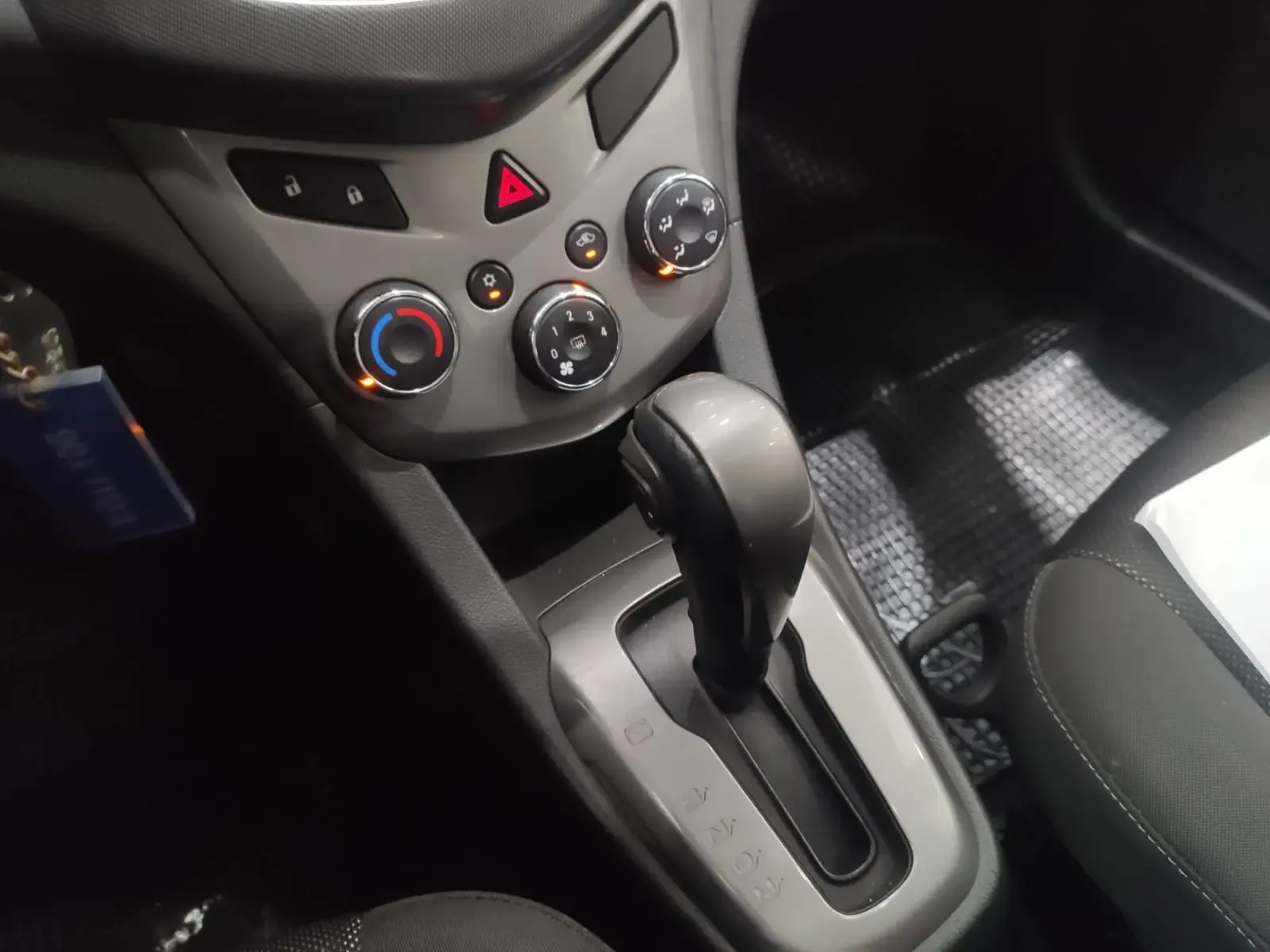 CHEVROLET Sonic LT