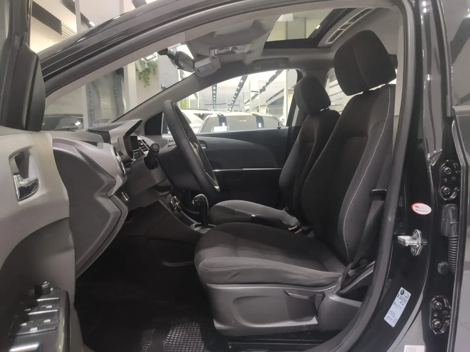 CHEVROLET Sonic LT