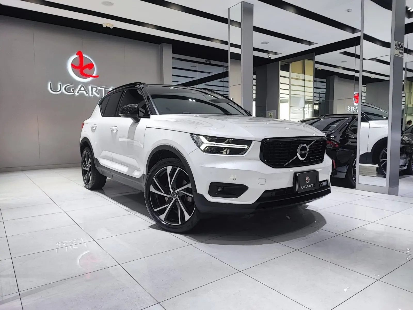 VOLVO XC40 B5