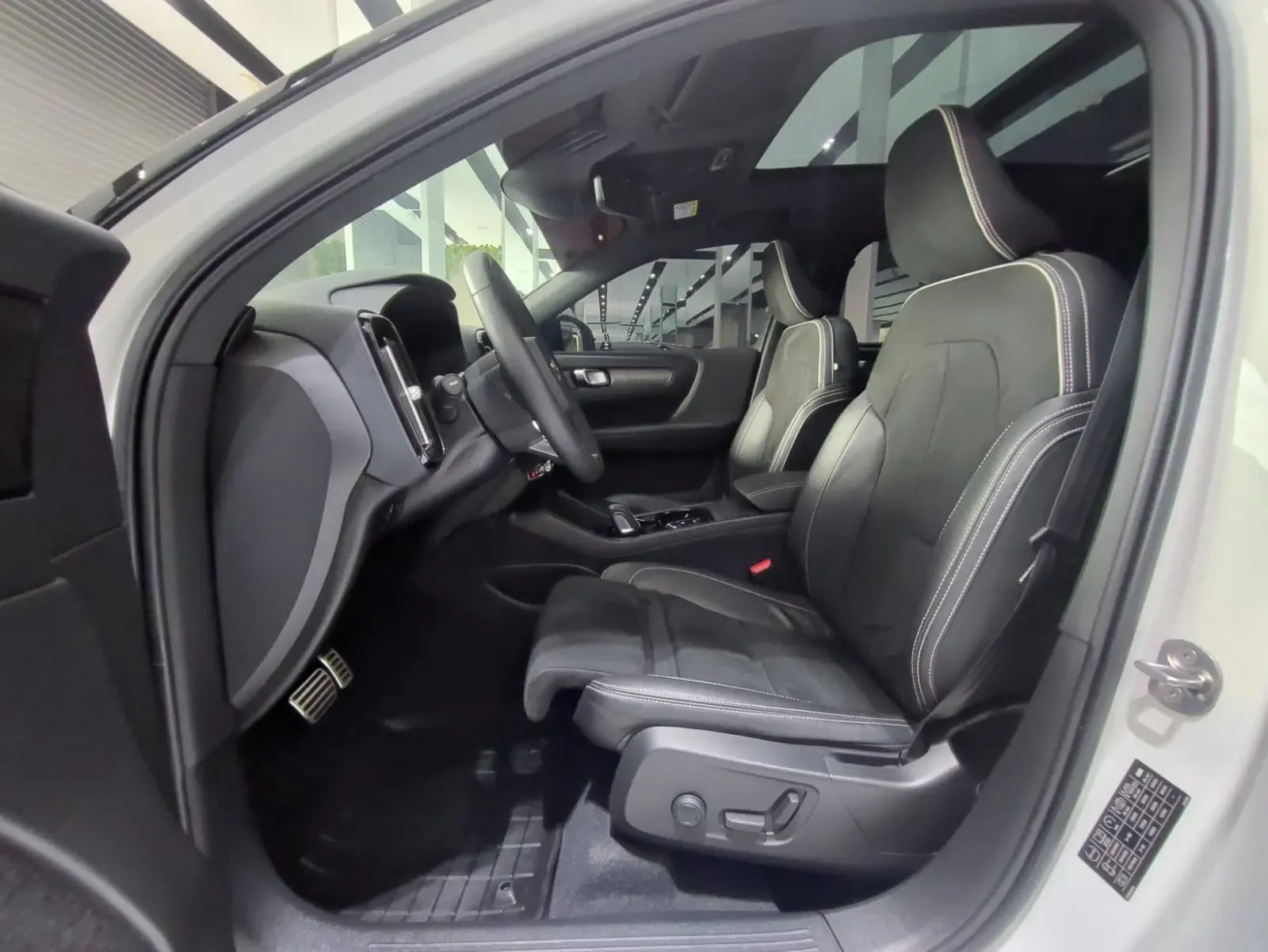 VOLVO XC40 B5
