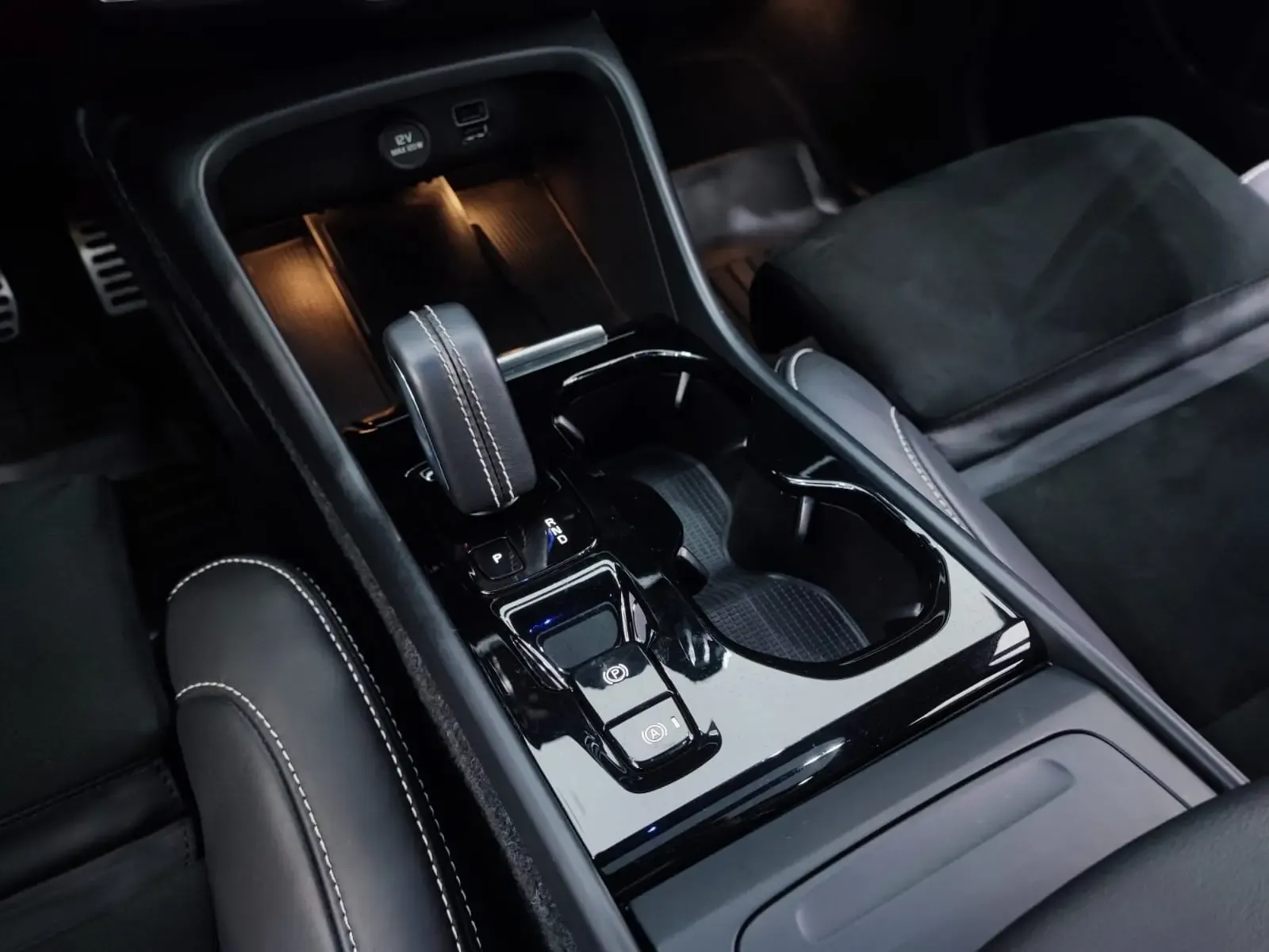 VOLVO XC40 B5