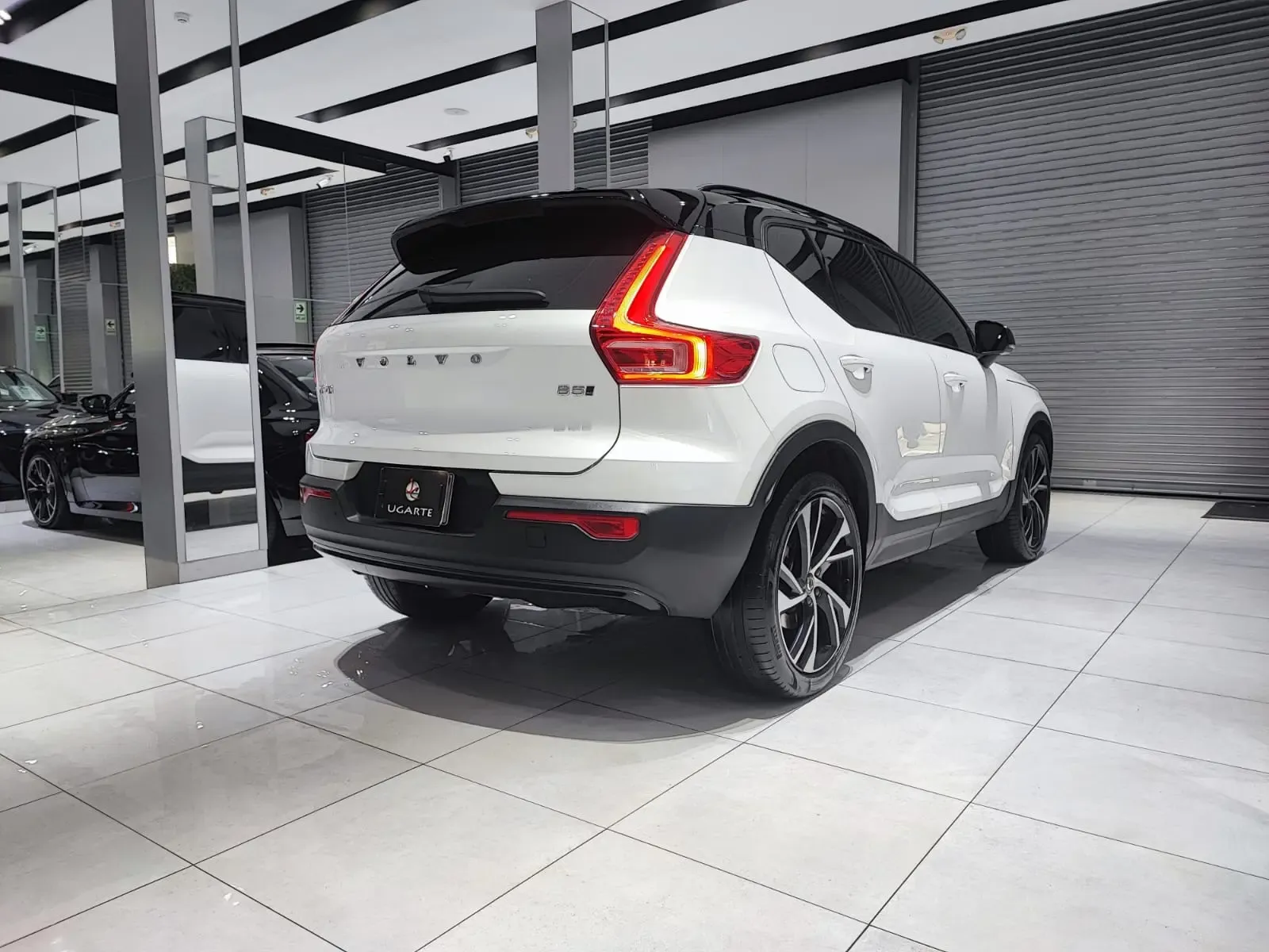 VOLVO XC40 B5