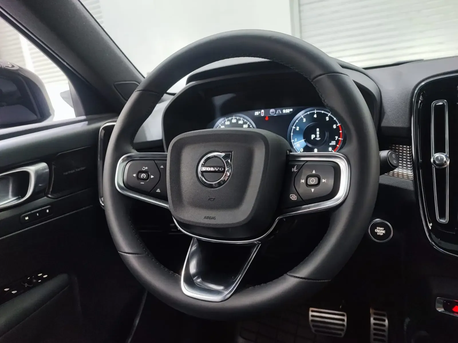 VOLVO XC40 B5