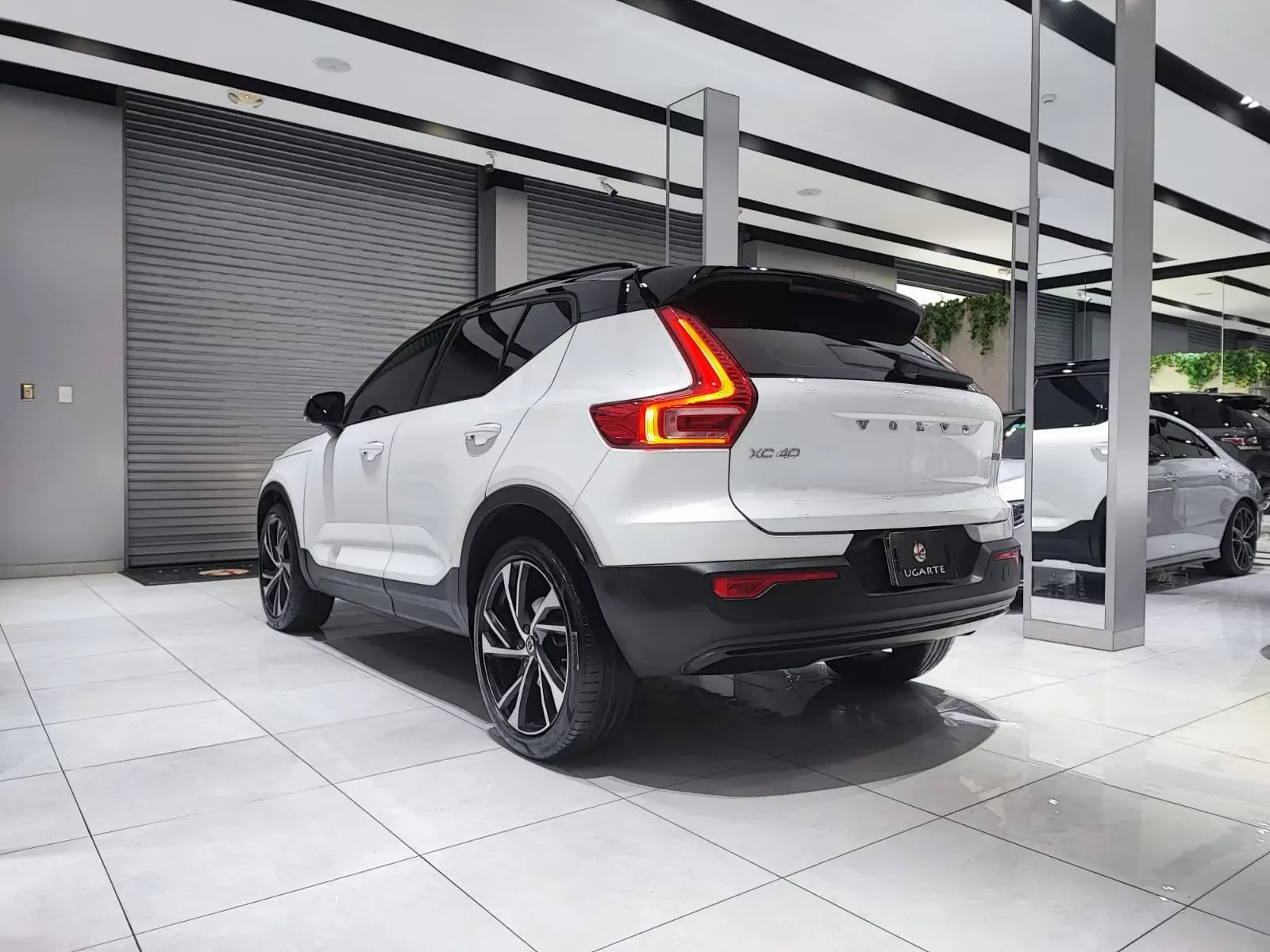 VOLVO XC40 B5