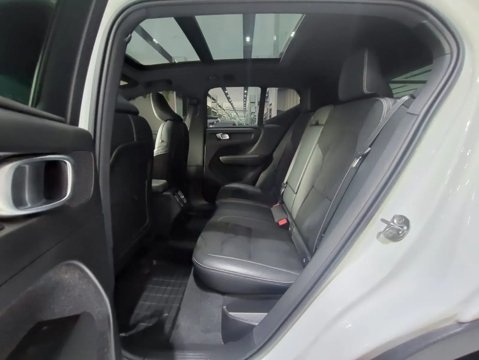 VOLVO XC40 B5