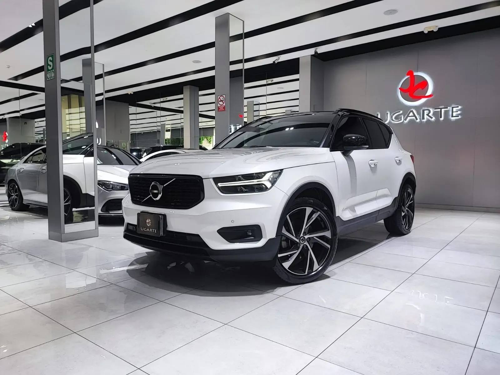 VOLVO XC40 B5