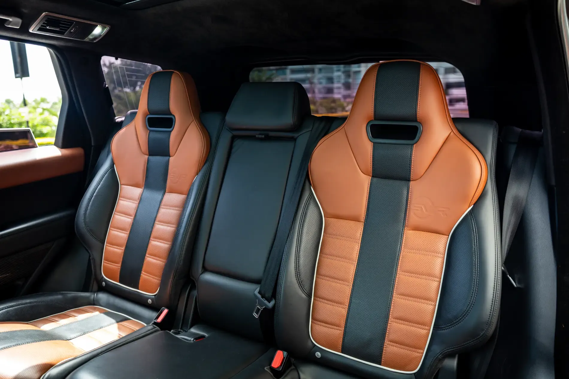 LAND ROVER Range Rover Sport SVR