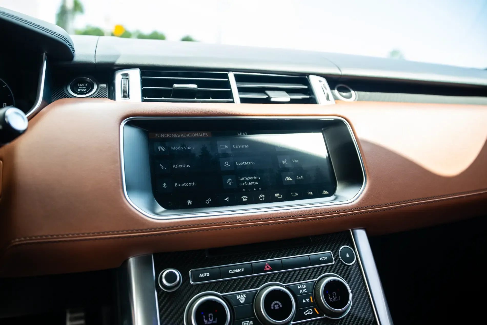 LAND ROVER Range Rover Sport SVR