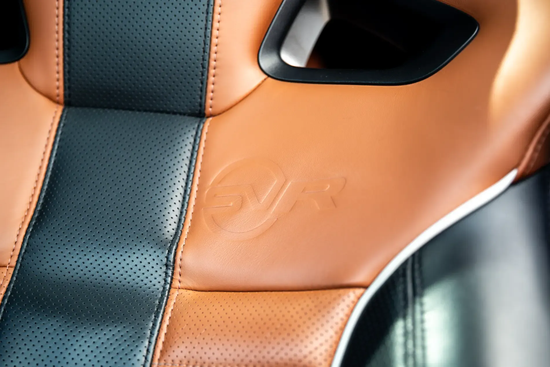 LAND ROVER Range Rover Sport SVR