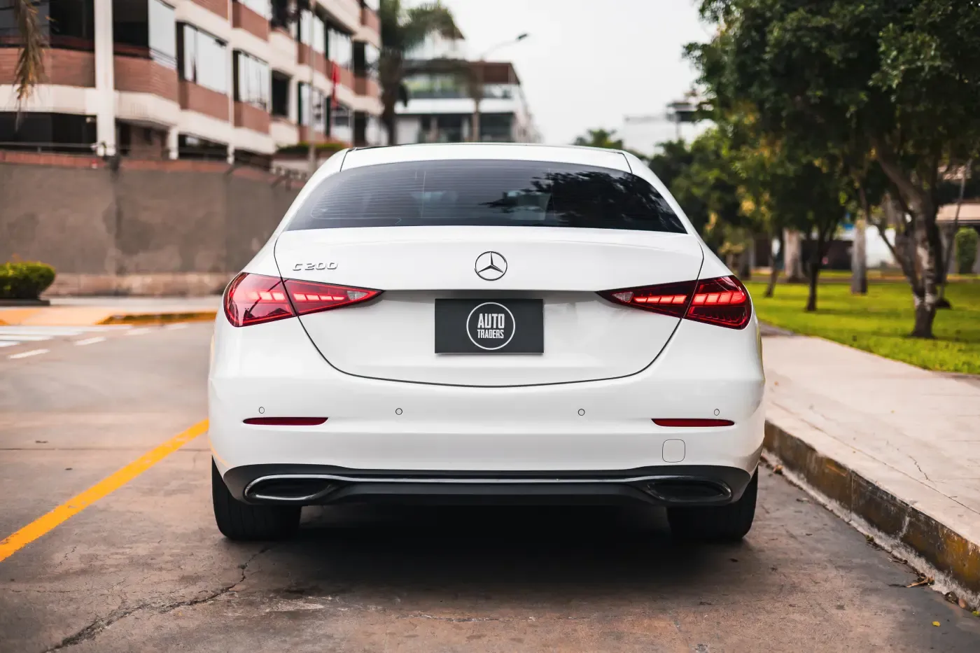 MERCEDES BENZ C200