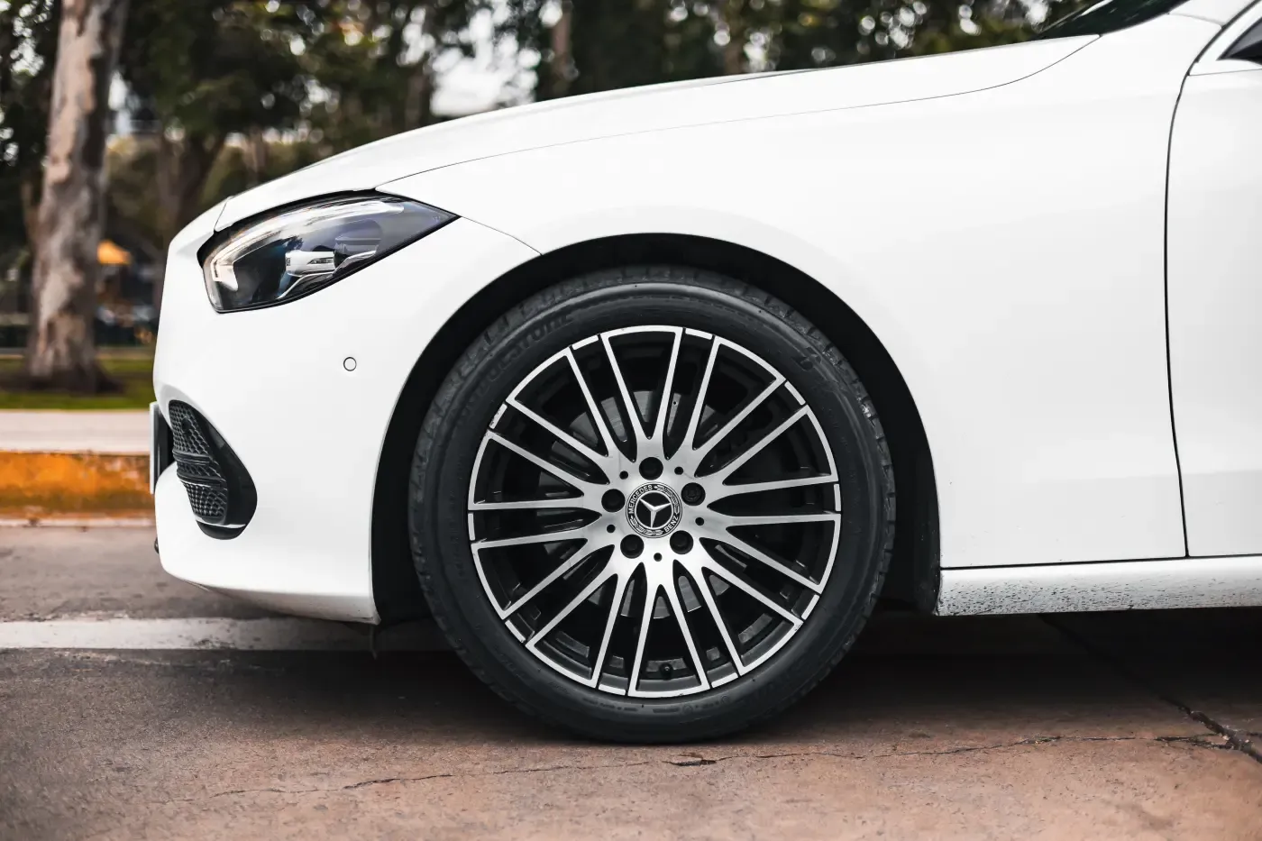 MERCEDES BENZ C200
