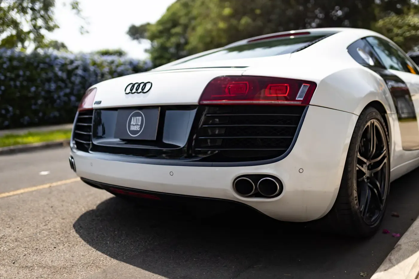 AUDI R8 V8