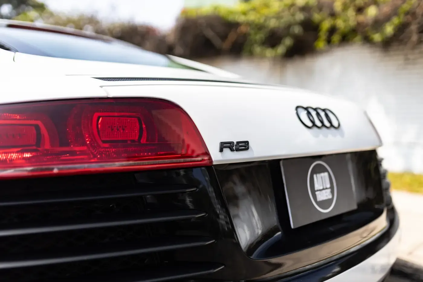 AUDI R8 V8