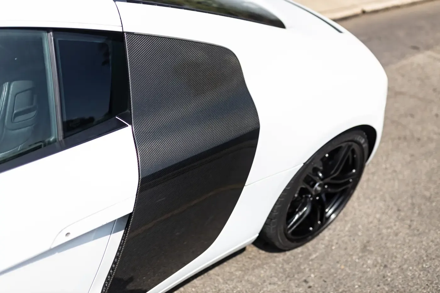 AUDI R8 V8