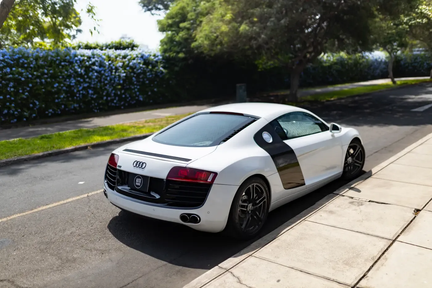 AUDI R8 V8