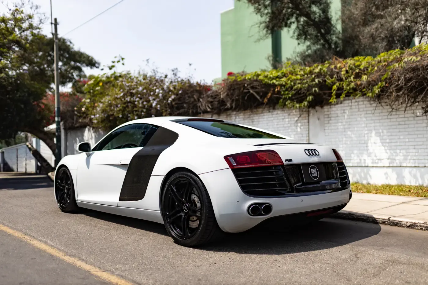 AUDI R8 V8