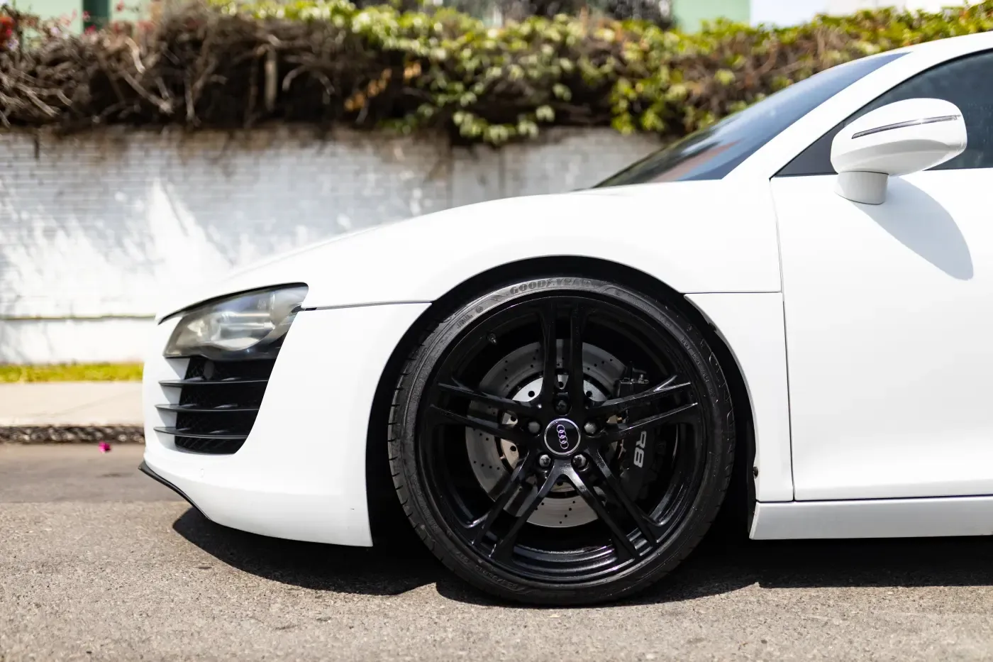AUDI R8 V8