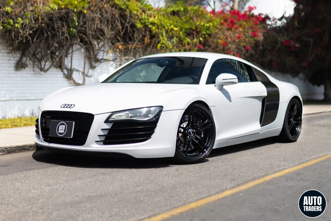 AUDI R8 V8