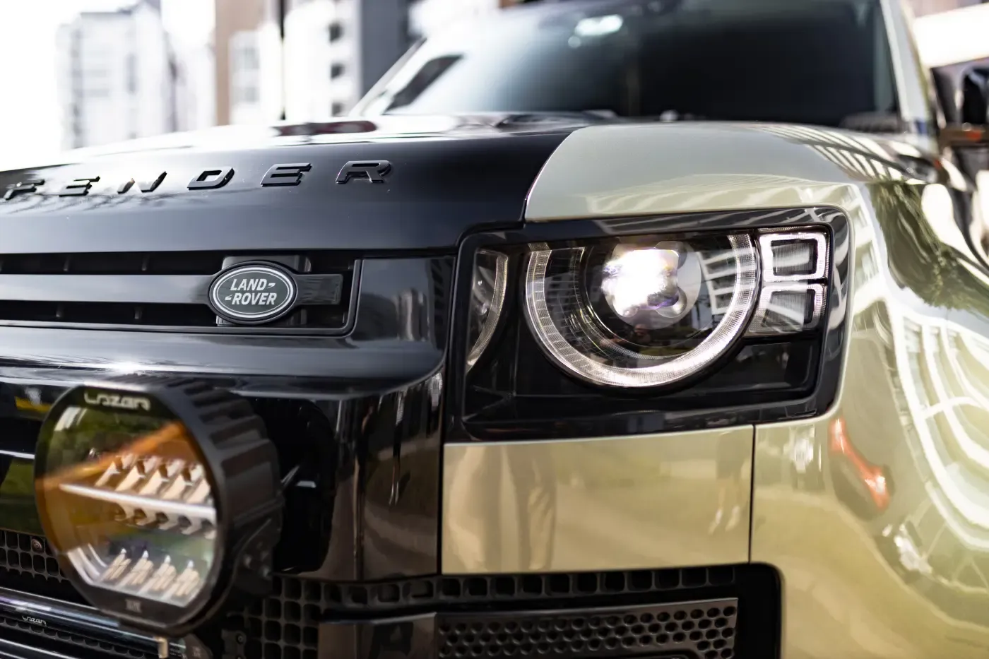 LAND ROVER Defender SE