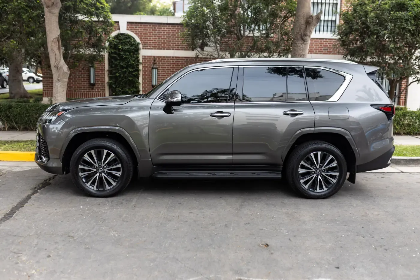 LEXUS LX 500d