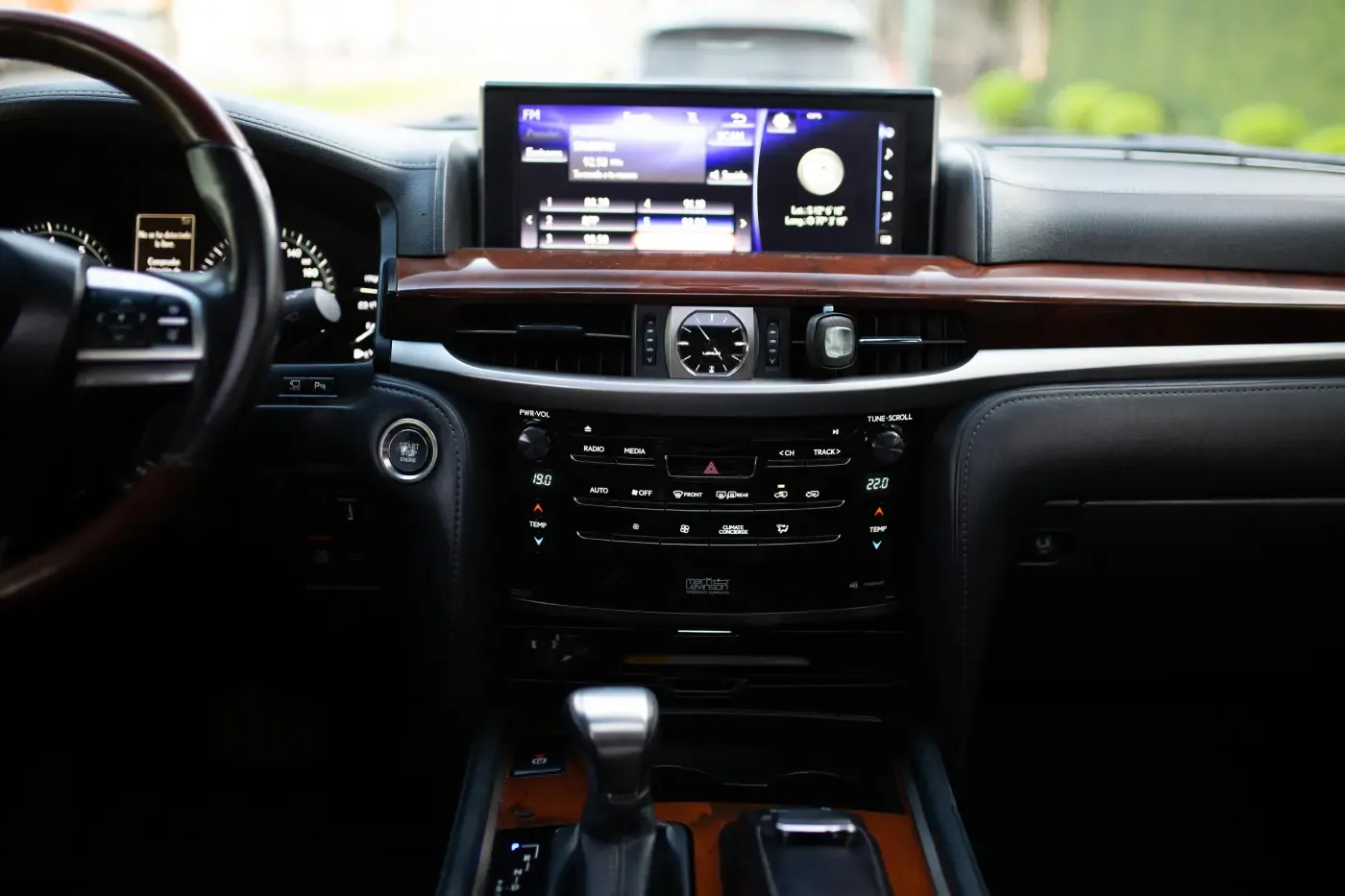 LEXUS LX 570
