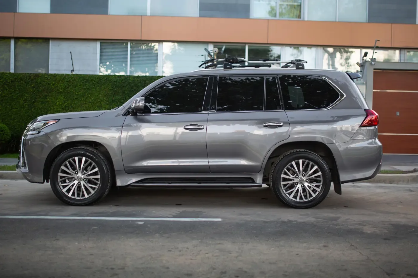 LEXUS LX 570