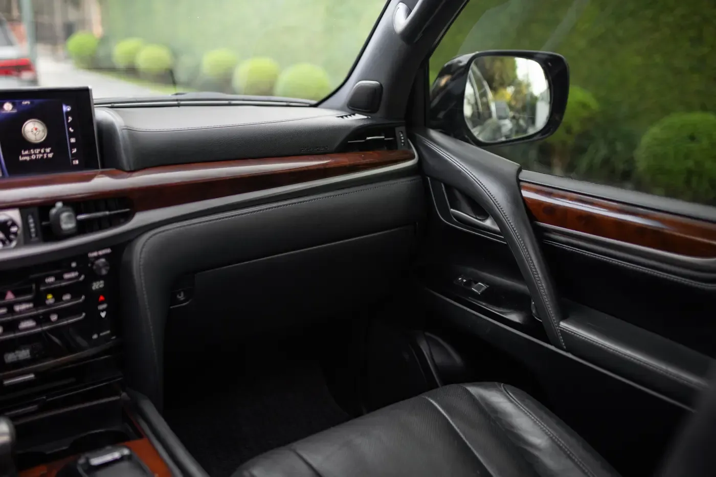 LEXUS LX 570