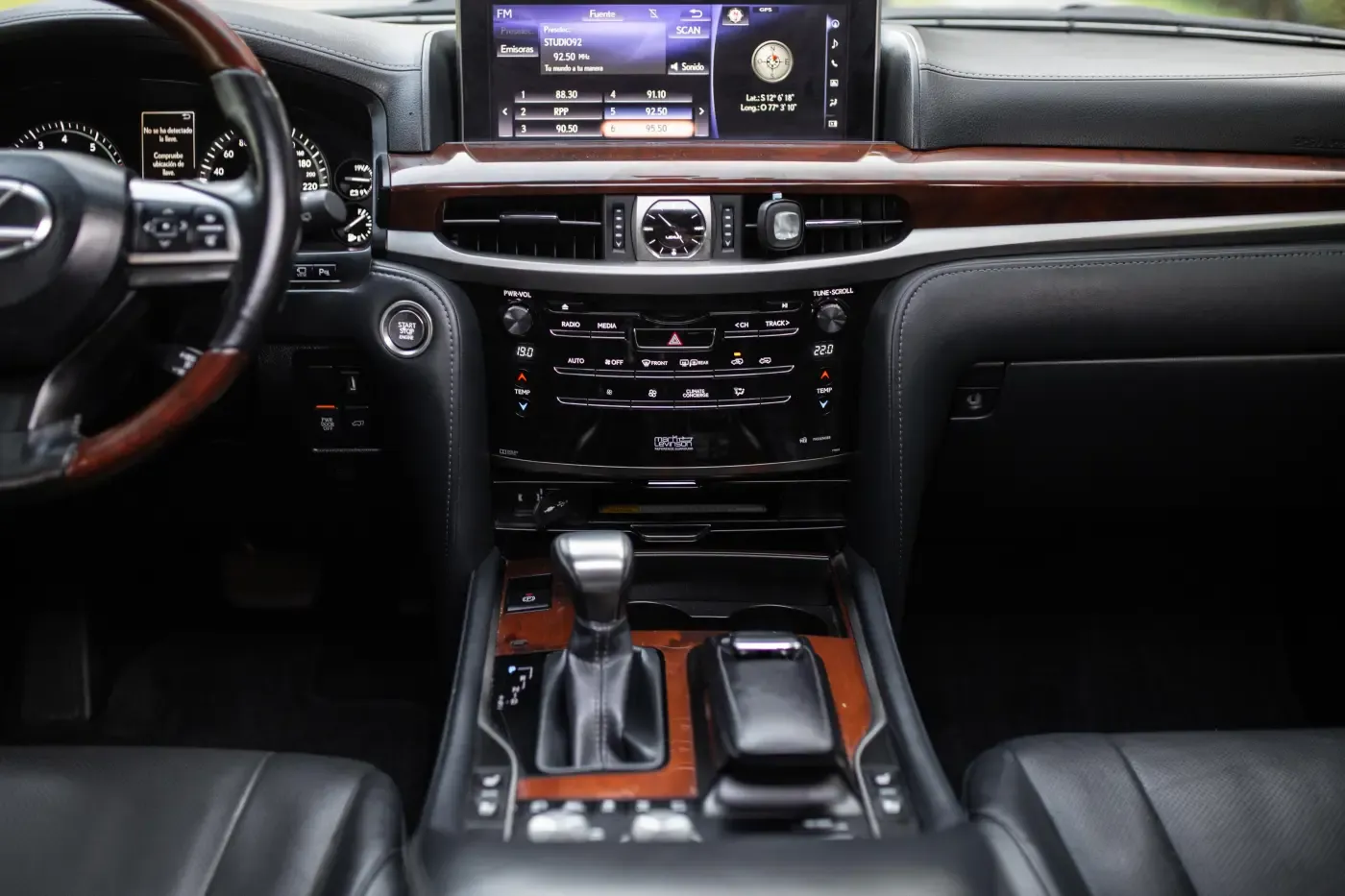 LEXUS LX 570