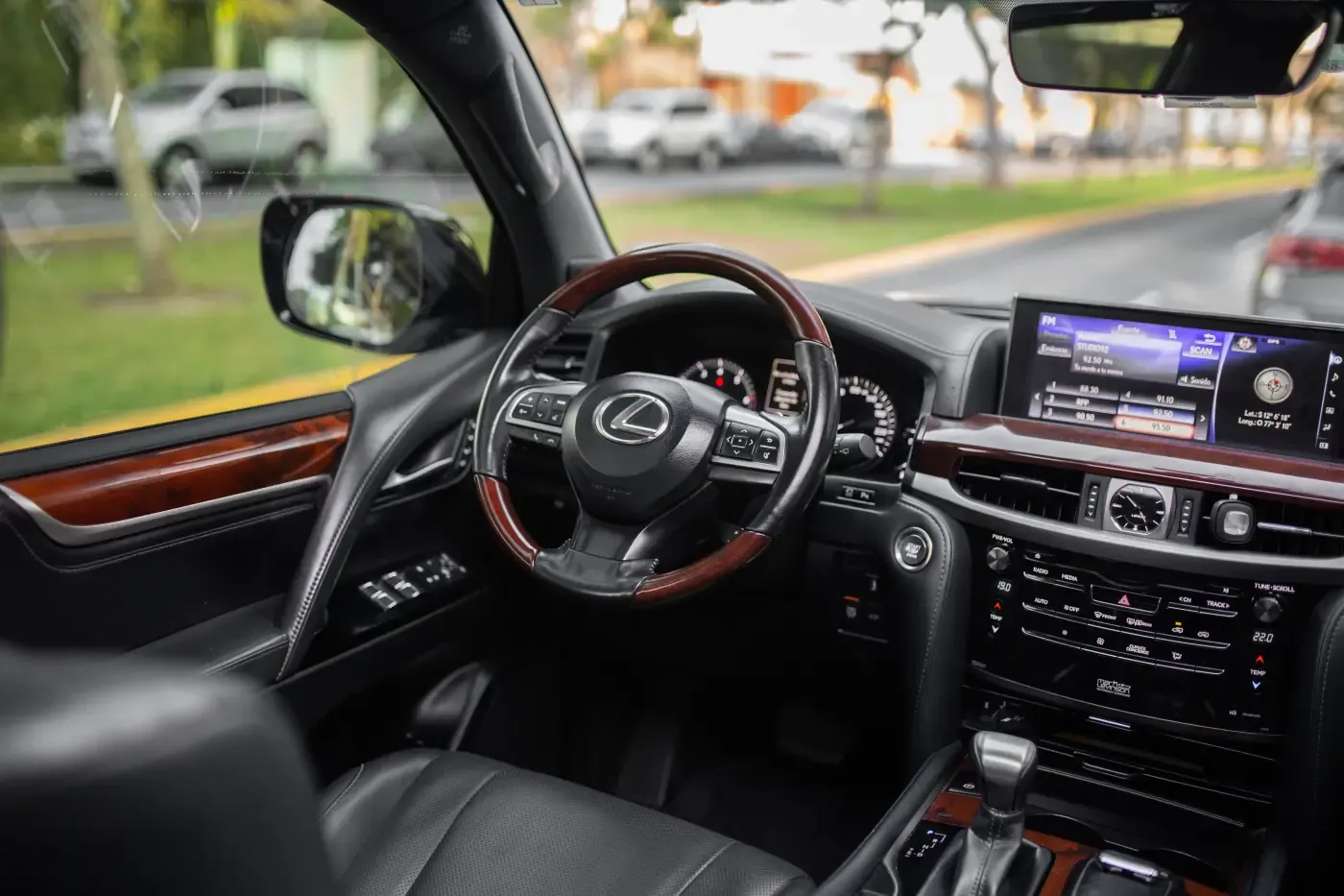 LEXUS LX 570