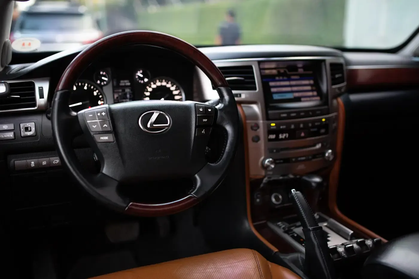 LEXUS LX 570 PLUS