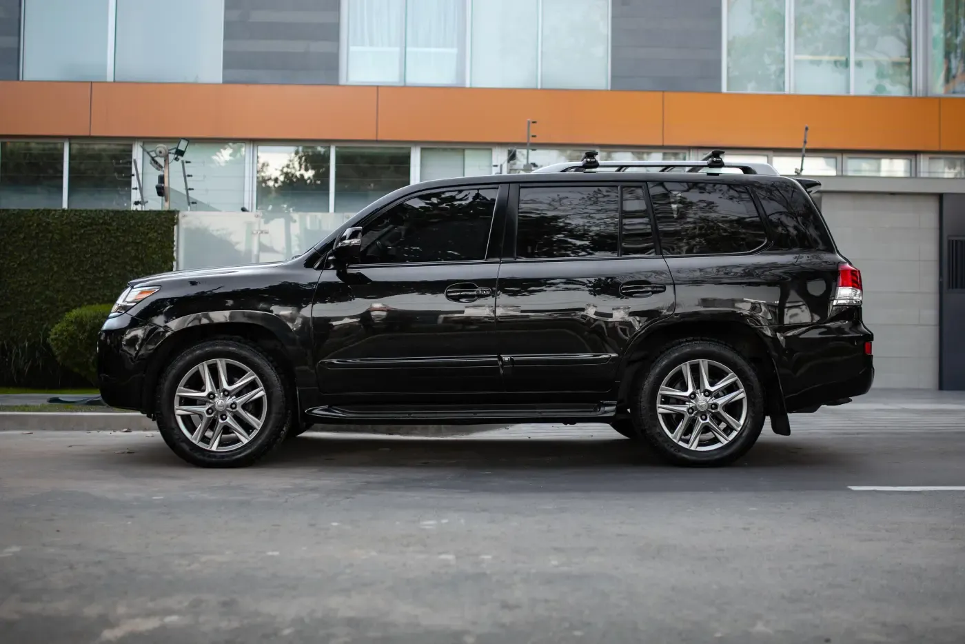 LEXUS LX 570 PLUS
