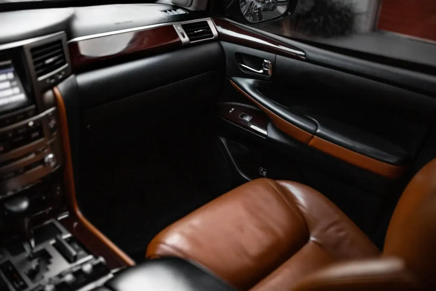 LEXUS LX 570 PLUS