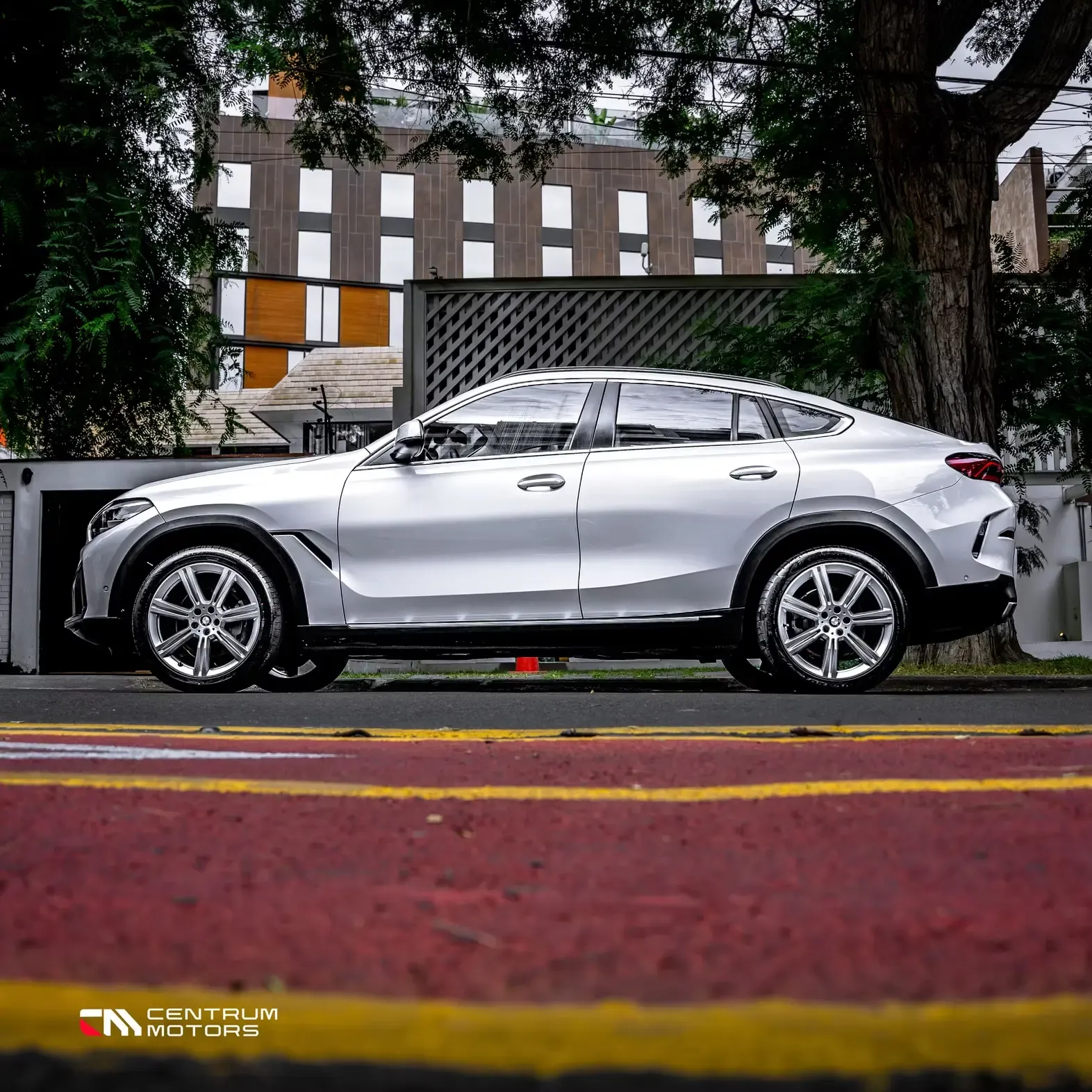 BMW X6 40i