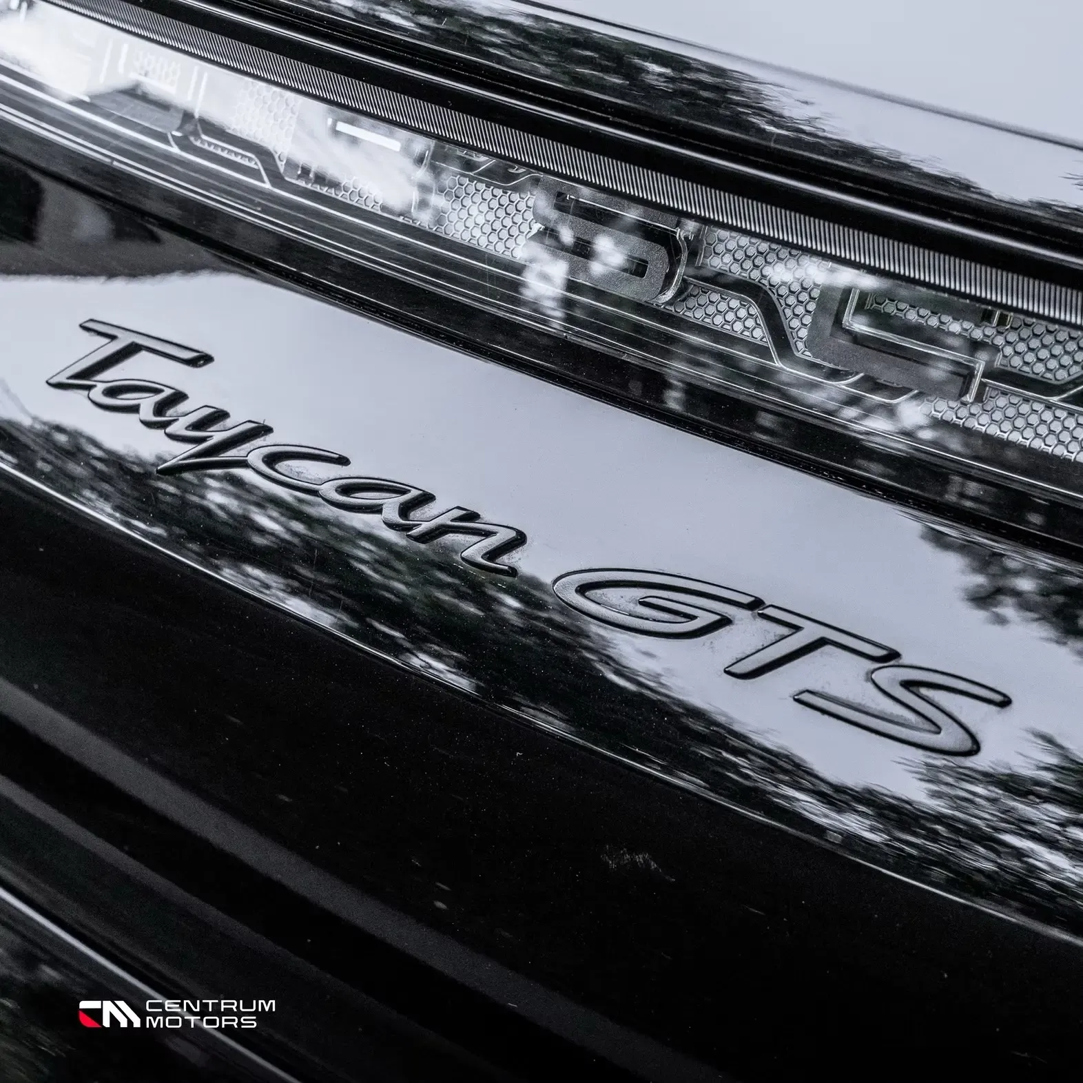 PORSCHE Taycan GTS