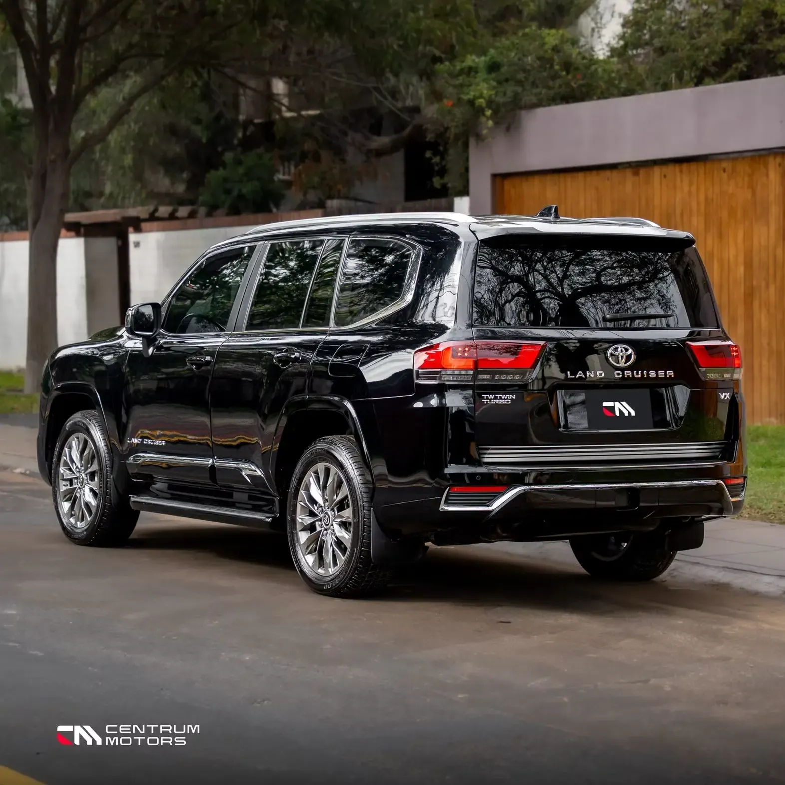 TOYOTA Land Cruiser 300