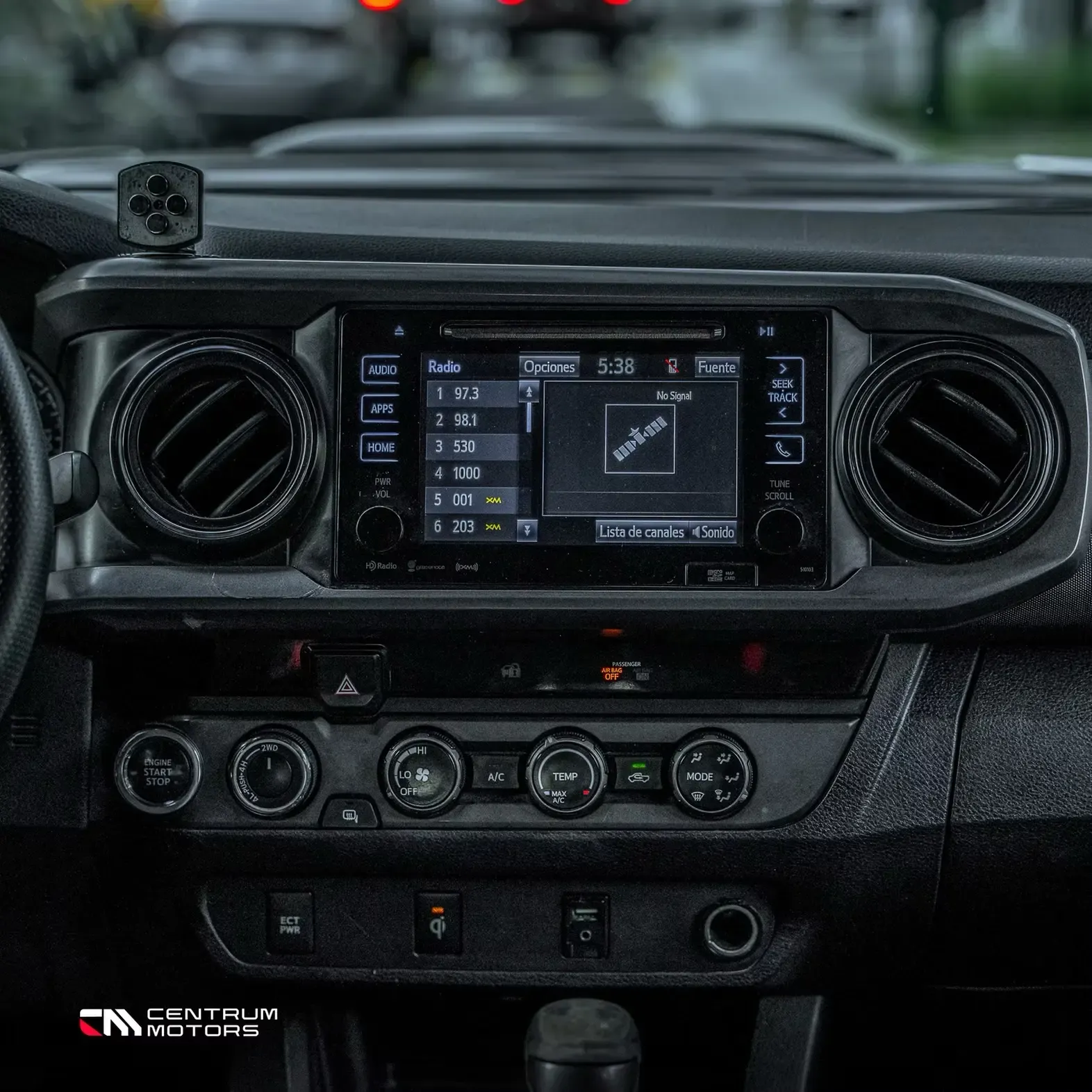 TOYOTA Tacoma
