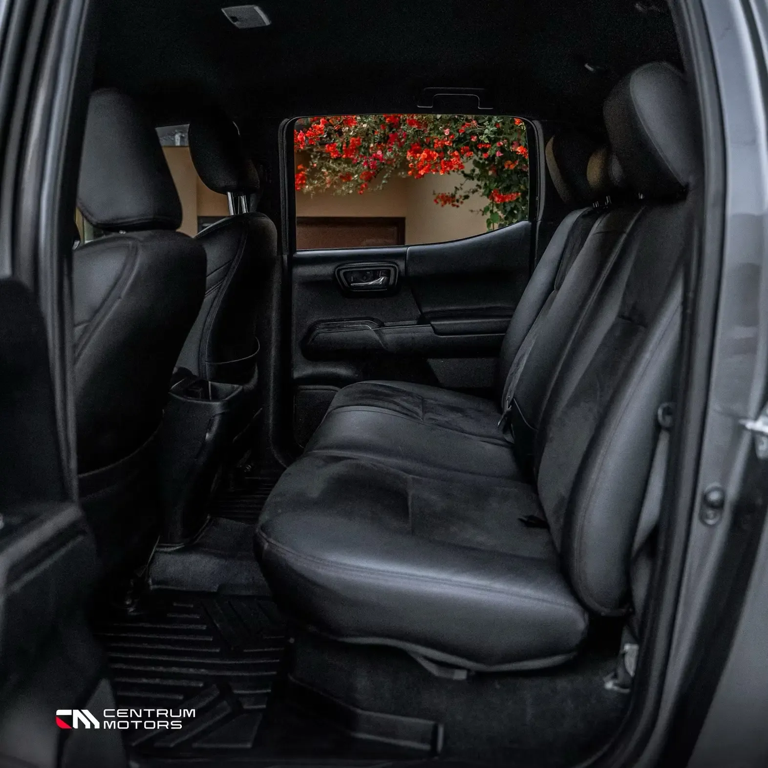 TOYOTA Tacoma