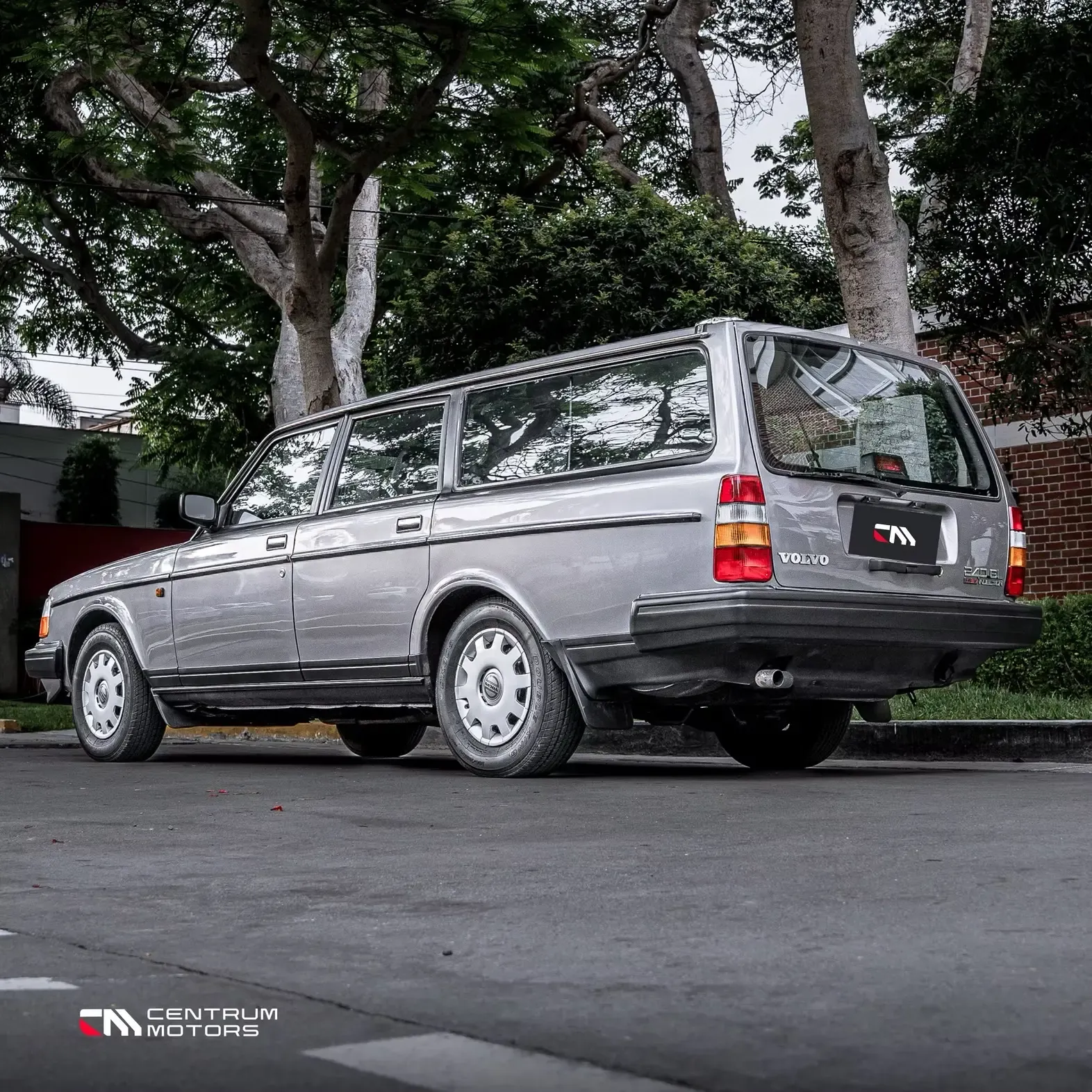 VOLVO 240 GL