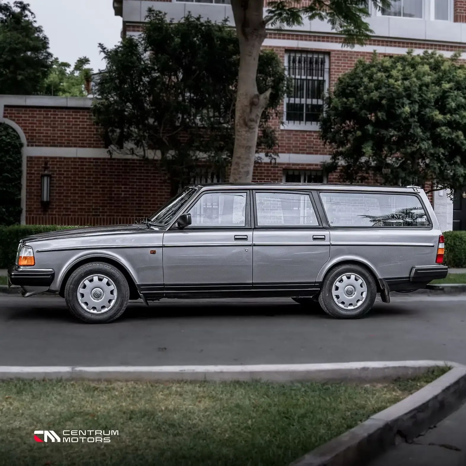 VOLVO 240 GL