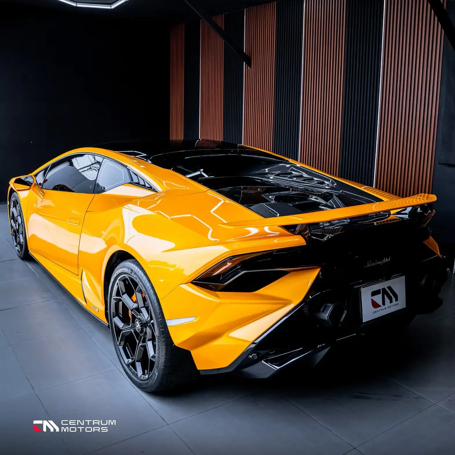 LAMBORGHINI Huracan Tecnica